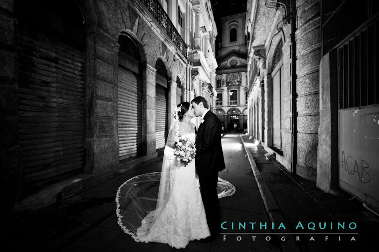 FOTOGRAFIA DE CASAMENTO RJ FOTÓGRAFA DE CASAMENTO WEDDING DAY CASAMENTO BIANCA E IVAN Les Amies Cerimonial Iluminação by Japiassu Lapa dos Mercadores Cais do Oriente Maquiagem Di Blanke e Milton Barros Di Blanke e Milton Barros Marriott Hotel J.W.Marriot Hotel Marriot Centro da Cidade FOTOGRAFIA DE CASAMENTO 