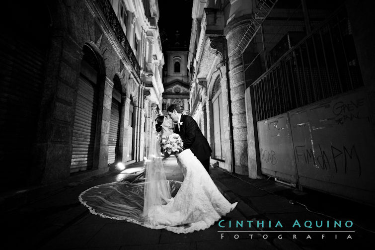 FOTOGRAFIA DE CASAMENTO RJ FOTÓGRAFA DE CASAMENTO WEDDING DAY CASAMENTO BIANCA E IVAN Les Amies Cerimonial Iluminação by Japiassu Lapa dos Mercadores Cais do Oriente Maquiagem Di Blanke e Milton Barros Di Blanke e Milton Barros Marriott Hotel J.W.Marriot Hotel Marriot Centro da Cidade FOTOGRAFIA DE CASAMENTO 