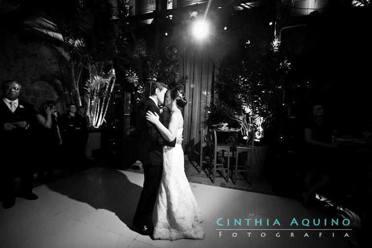 FOTOGRAFIA DE CASAMENTO RJ FOTÓGRAFA DE CASAMENTO WEDDING DAY CASAMENTO BIANCA E IVAN Les Amies Cerimonial Iluminação by Japiassu Lapa dos Mercadores Cais do Oriente Maquiagem Di Blanke e Milton Barros Di Blanke e Milton Barros Marriott Hotel J.W.Marriot Hotel Marriot Centro da Cidade FOTOGRAFIA DE CASAMENTO 