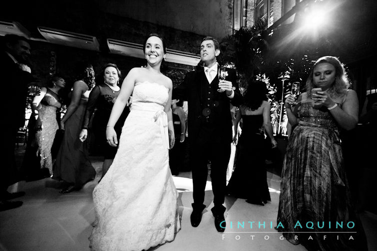 FOTOGRAFIA DE CASAMENTO RJ FOTÓGRAFA DE CASAMENTO WEDDING DAY CASAMENTO BIANCA E IVAN Les Amies Cerimonial Iluminação by Japiassu Lapa dos Mercadores Cais do Oriente Maquiagem Di Blanke e Milton Barros Di Blanke e Milton Barros Marriott Hotel J.W.Marriot Hotel Marriot Centro da Cidade FOTOGRAFIA DE CASAMENTO 