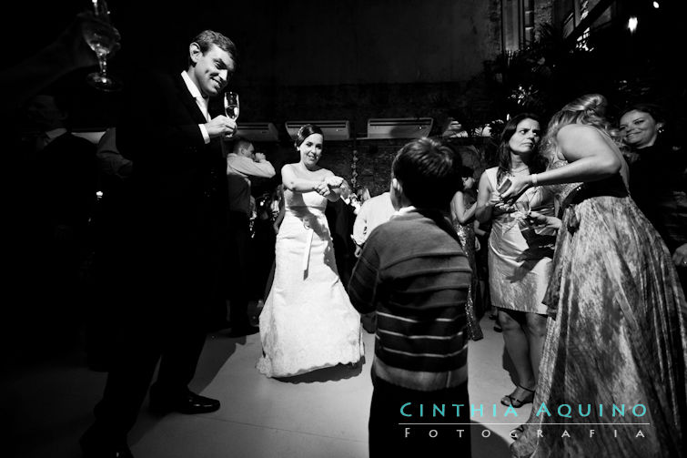 FOTOGRAFIA DE CASAMENTO RJ FOTÓGRAFA DE CASAMENTO WEDDING DAY CASAMENTO BIANCA E IVAN Les Amies Cerimonial Iluminação by Japiassu Lapa dos Mercadores Cais do Oriente Maquiagem Di Blanke e Milton Barros Di Blanke e Milton Barros Marriott Hotel J.W.Marriot Hotel Marriot Centro da Cidade FOTOGRAFIA DE CASAMENTO 