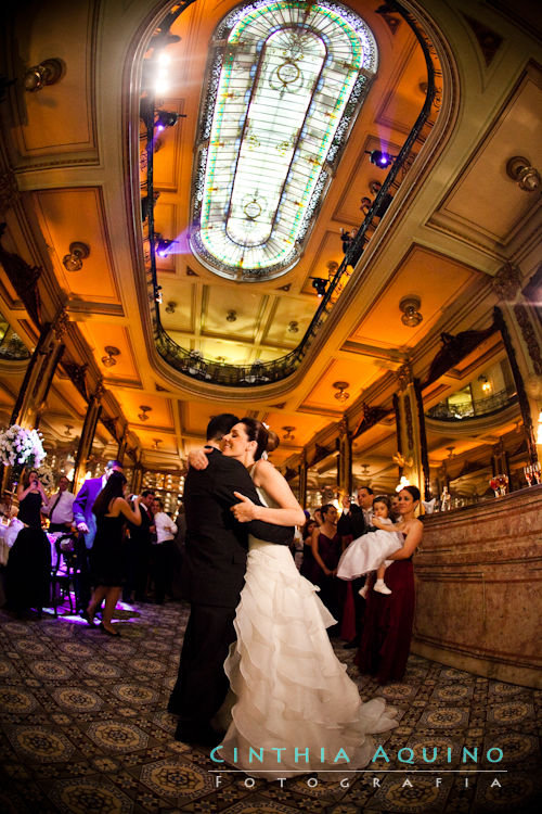 FOTÓGRAFA DE CASAMENTO WEDDING DAY FOTOGRAFIA DE CASAMENTO FOTOGRAFIA DE CASAMENTO RJ Botafogo Confeitaria Colombo CASAMENTO CRISTINA E WAGNER Japiassu Juíza Lilah Wildhagen ILUMINAÇÃO JAPIASSU 