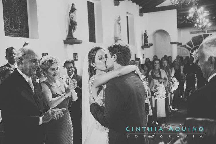 FOTOGRAFIA DE CASAMENTO RJ FOTÓGRAFA DE CASAMENTO WEDDING DAY Decoração Ser Constancia CASAMENTO KAROL E MICHEL Maquiagem Lutera Thabisa Zona Norte Alto da Boa Vista Capela Santos Cristo do Milagres Espaço Cultural Athayde Fonseca Padre Navarro FOTOGRAFIA DE CASAMENTO 