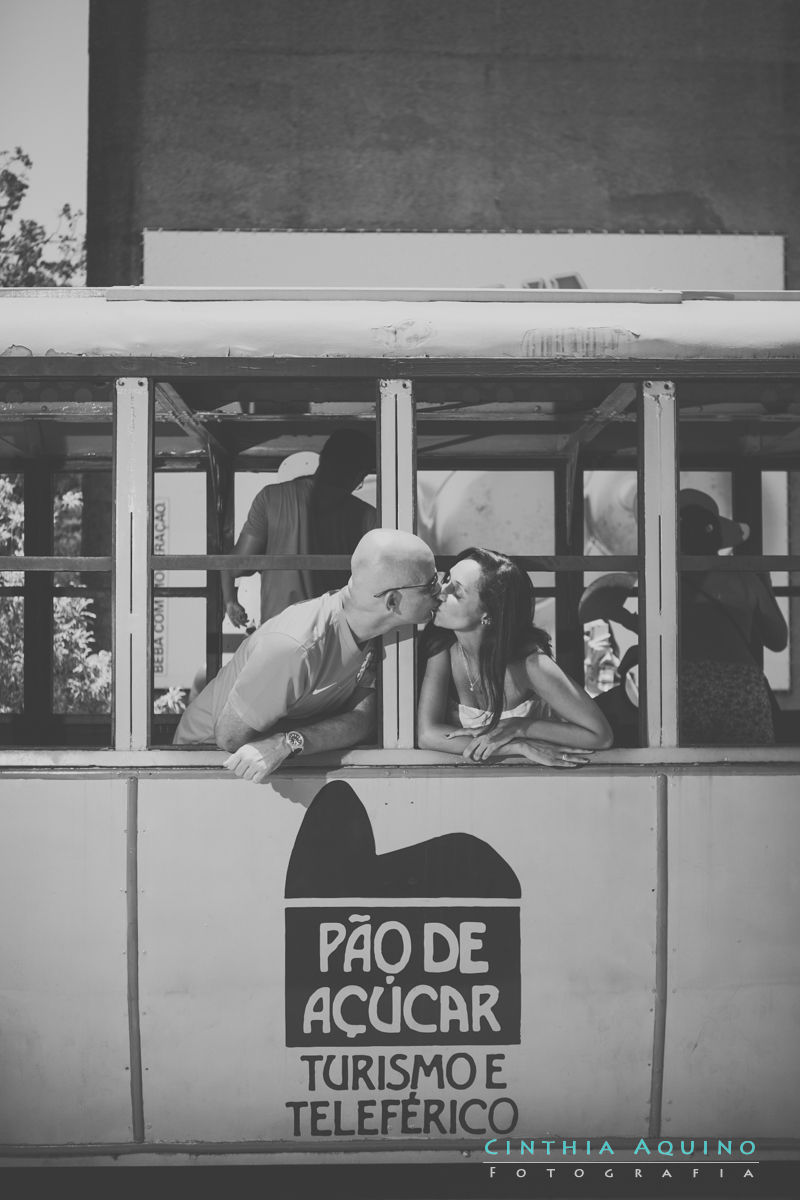 FOTOGRAFIA DE CASAMENTO RJ FOTÓGRAFA DE CASAMENTO WEDDING DAY Pão Urca Ensaio - Milena e Rodrigo Ensaio Fotográfico Ensaios Milena e Rodrigo Pão de Açucar Praia Vermelha Pre Wedding FOTOGRAFIA DE CASAMENTO 