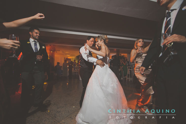 FOTOGRAFIA DE CASAMENTO RJ FOTÓGRAFA DE CASAMENTO WEDDING DAY CASAMENTO NATHALIA E JAIME Alto da Boa Vista batuque samba show Casa do Alto Nossa Senhora da Luz - Alto da Boa Vista FOTOGRAFIA DE CASAMENTO 